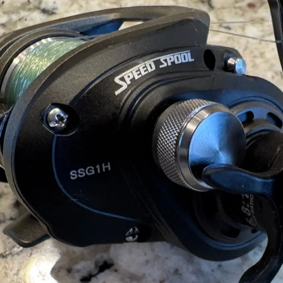 Lew's Speed Spool Baitcast Reel LFS - Right - 6:8:1SSG1H - Picture 3 of 8